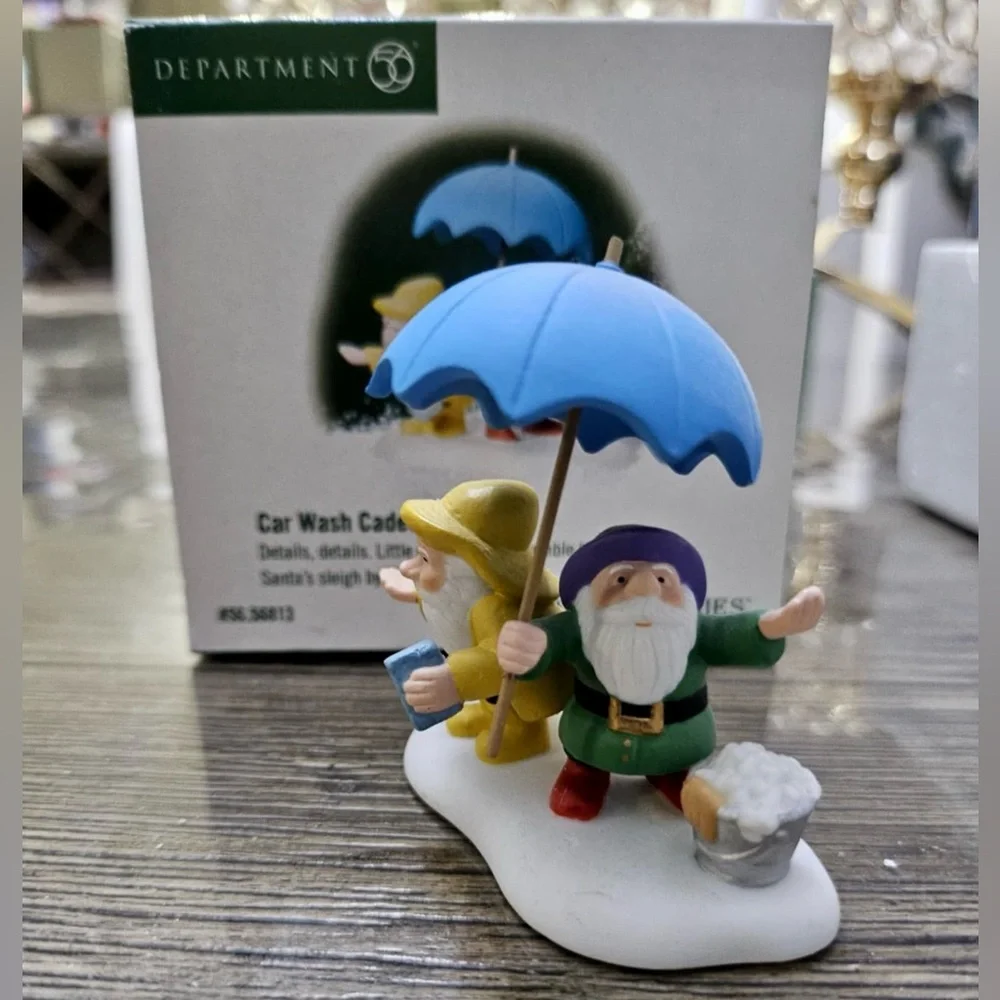 Department 56 Car Wash Cadets - Picture 5 of 7